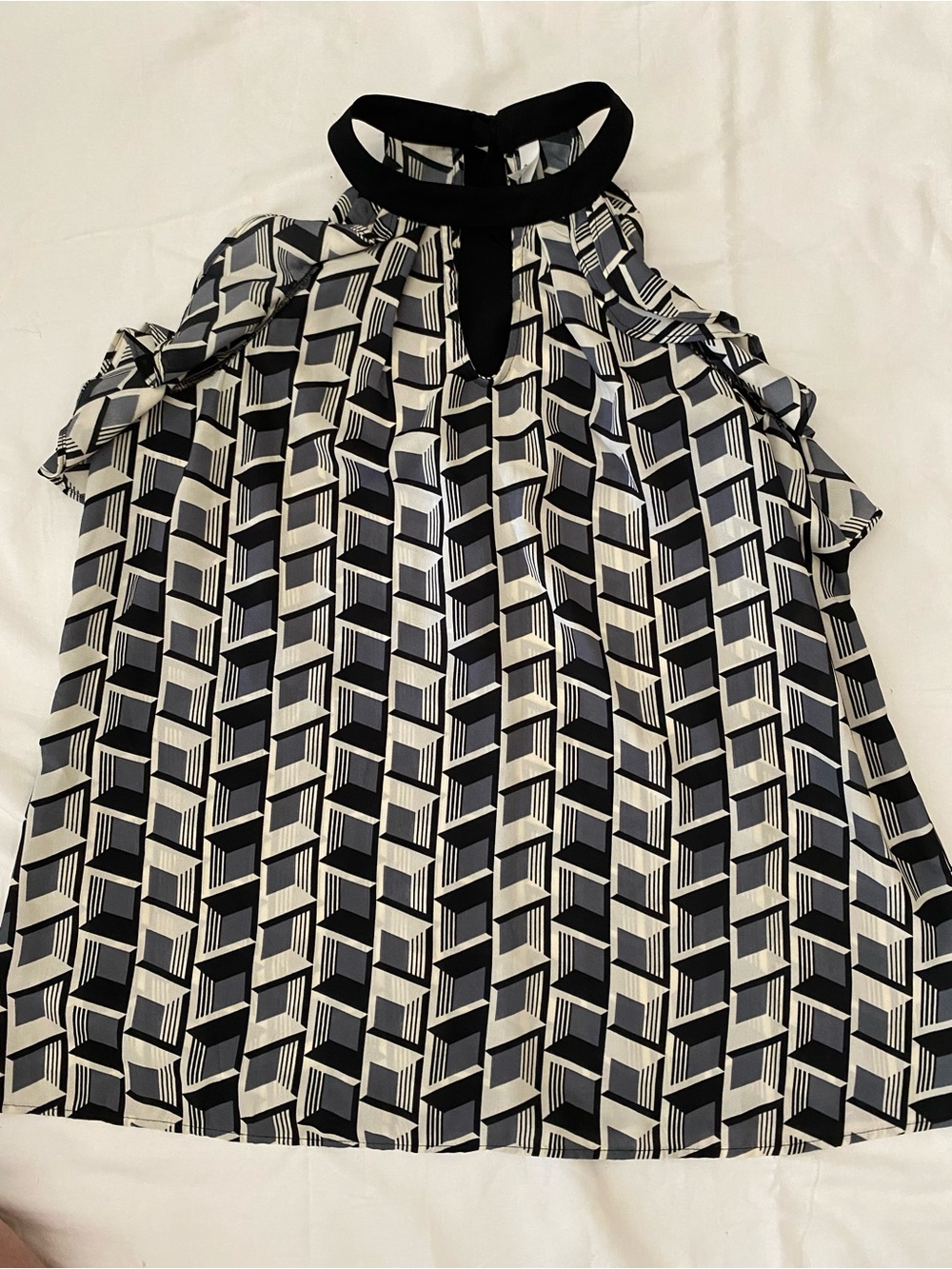 NY Collection Black and White Geometric Halter Top